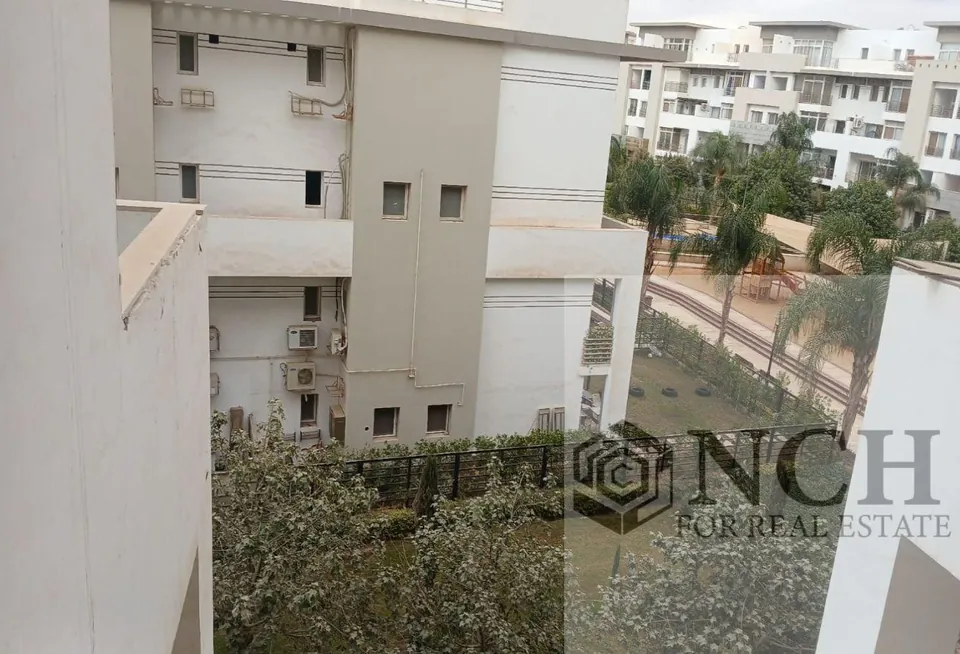 شقة نص مفروشة للإيجار في هايد بارك - AG81312738