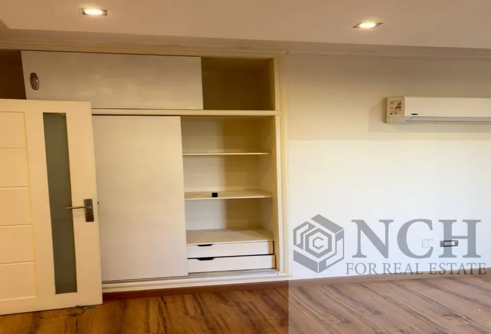 Semi-furnished iVilla for rent in Hyde Park New Cairo — photo 3
