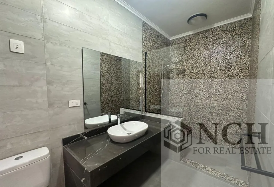 Semi-furnished Apartment for rent in Lake View Residence - AG84780269