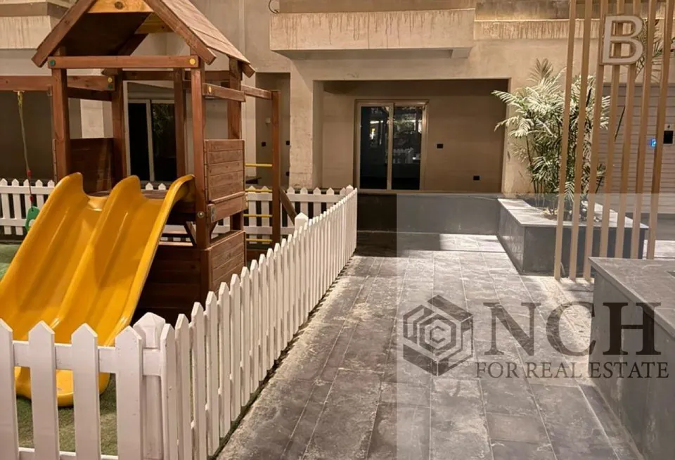 آي فيلا نص مفروشة للإيجار في ماونتن فيو اي سيتي - AG85604945