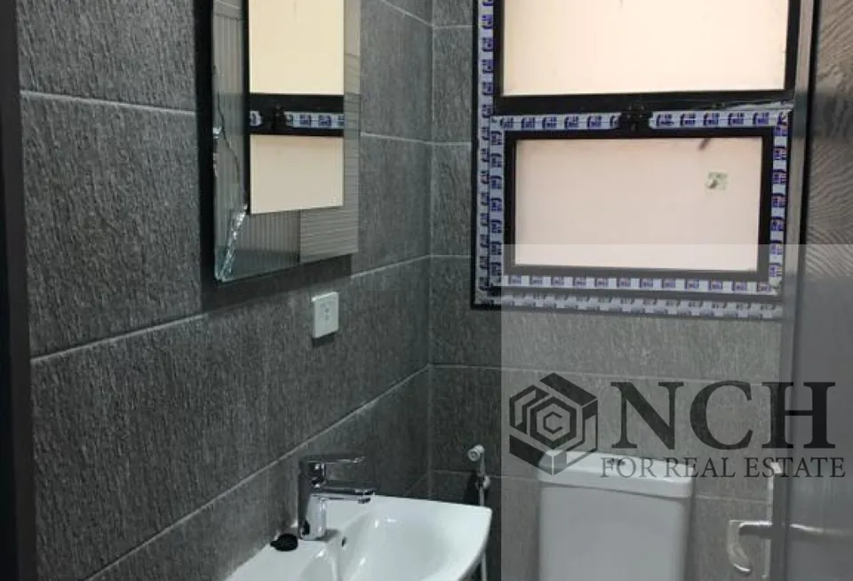شقة نص مفروشة للإيجار في إيستاون - AG90453896