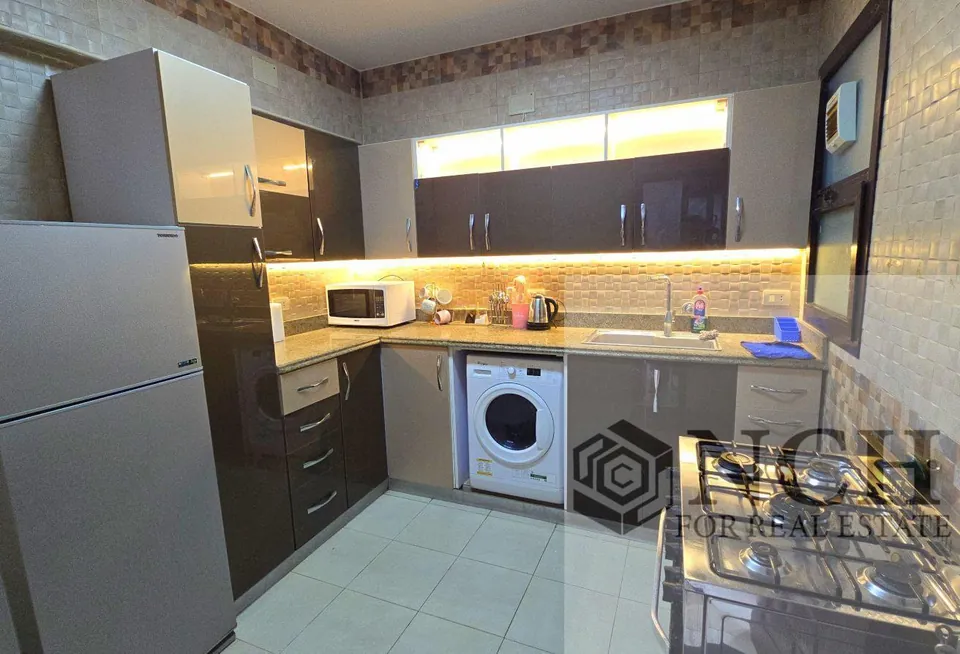Furnished Apartment for rent in Eastown — photo 3