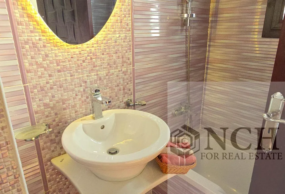 Furnished Apartment for rent in Eastown — photo 4