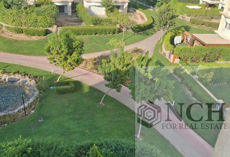 Semi-furnished iVilla for rent in Hyde Park New Cairo — photo 6
