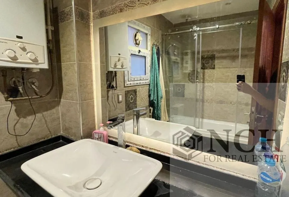 شقة نص مفروشة للإيجار في ذا سكوير — صورة 4