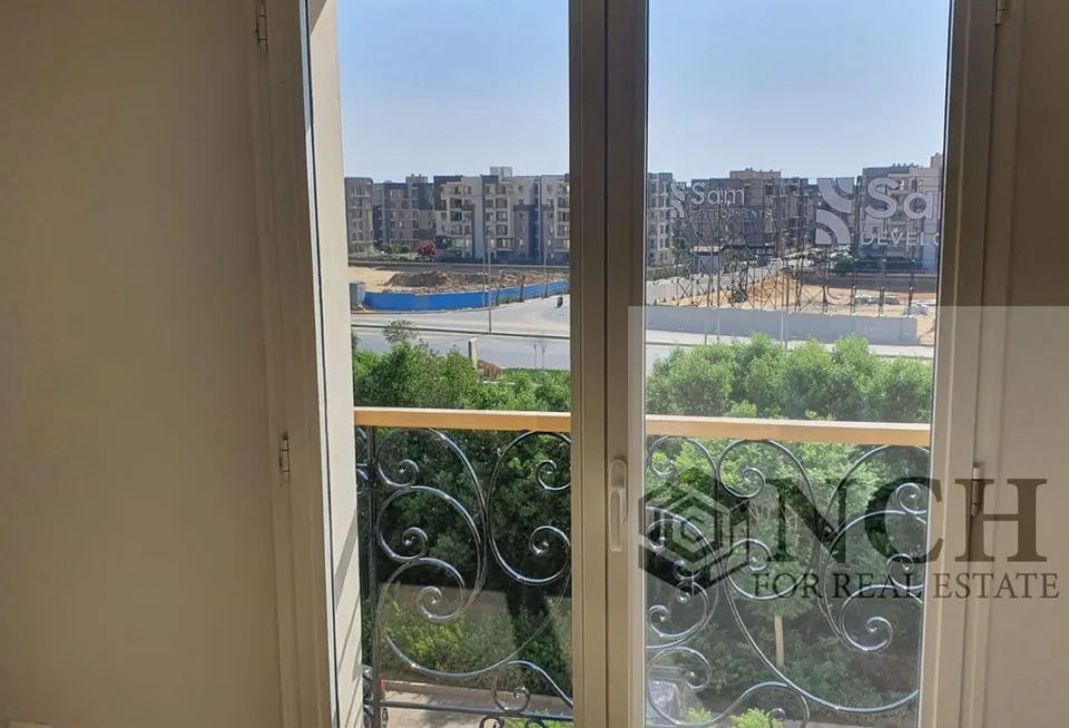 شقة نص مفروشة للإيجار في هايد بارك - AG92684676